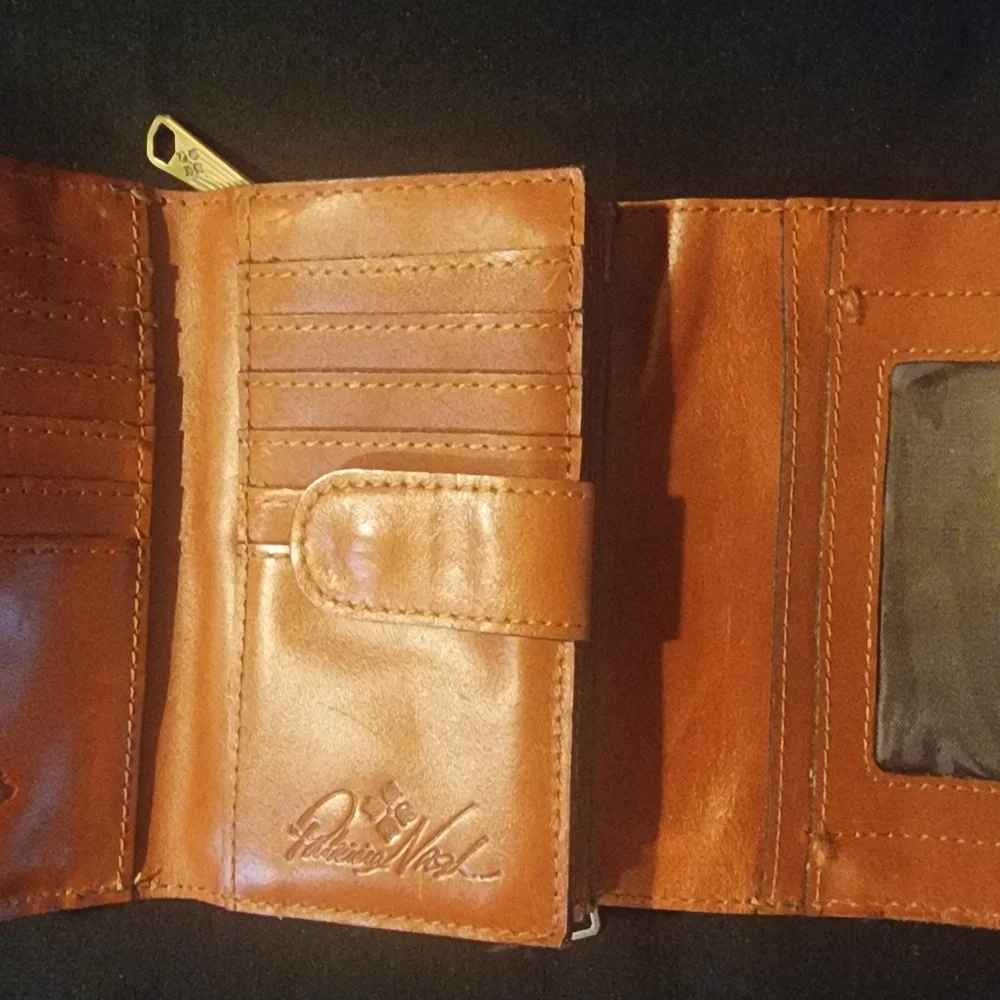 Gorgeous Colorful Handcrafted Leather Wallet by PATRICIA NASH - Picture 4 of 6